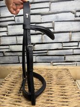 Load image into Gallery viewer, S/H Sabre English Competition Cavesson Bridle -Black- Full
