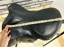 Load image into Gallery viewer, 17” Wide Silhouette Dressage Saddle - Black