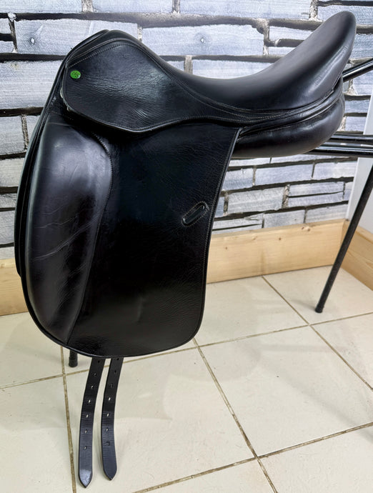 17 1/2” MW Hockenden Saddlery Monoflap Dressage Saddle - Black