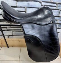 Load image into Gallery viewer, 18” 29.5/MW Stubben Romanus Show/Working Hunter Saddle - Brown