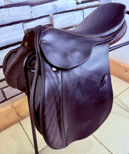 Load image into Gallery viewer, 17 1/2” B/29 (Medium) Stubben Siegfried II Jumping/XC Saddle - Brown
