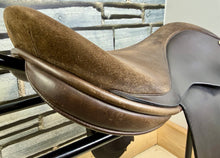 Load image into Gallery viewer, 17 1/2” Wide Ideal VSD/WH English Saddle - Brown - Working Hunter Cob - Part Suede