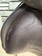 Load image into Gallery viewer, 17” MW Pariani Close Contact Jump Saddle - Brown