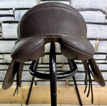 Load image into Gallery viewer, 14 1/2” Wide Changeable Gullet Wintec Pony GP Saddle -Brown- Flocked