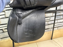 Load image into Gallery viewer, 17 1/2-18” Wide Ideal 1350 GP Saddle - Black