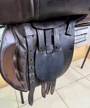Load image into Gallery viewer, 16 1/2” XW Saddleworld/L.A. Jones GP Saddle - Brown