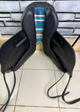 Load image into Gallery viewer, 17 1/2” MW Voltaire Adelaide Monoflap 2023 Dressage Saddle - Black