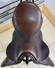 Load image into Gallery viewer, 17 1/2” MW Ideal Working Hunter Saddle - Brown