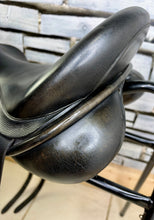 Load image into Gallery viewer, 17” MW Ideal/Martin Wilkinson Suzannah Dressage Saddle - Black