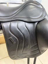 Load image into Gallery viewer, 17” Wide-XW AVA Flair Air Monoflap Dressage Saddle on 17” Panels-Black- Big Blocks
