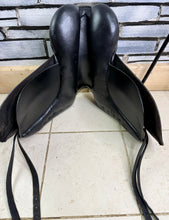 Load image into Gallery viewer, 16 1/2” 32/Wide Stubben Dressage Saddle - Brown