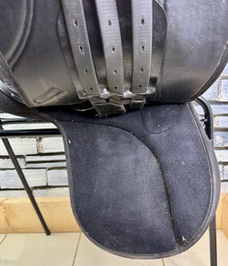 16 1/2” Wide Eclipse Suede & Synthetic GP Saddle - Black