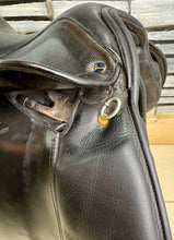 Load image into Gallery viewer, 17 1/2” XW Silhouette Cob WH/VSD/GP Saddle - Black