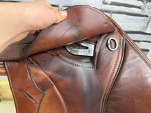 Load image into Gallery viewer, 16 1/2” MW Stride Free Double Flap Jump Saddle - Tan