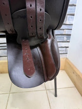Load image into Gallery viewer, 14” Wide Barnsby English Pony Working Hunter/Show Saddle - Brown - Lead Rein Tiny Tot