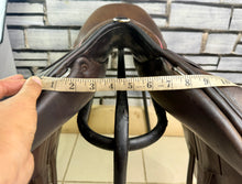 Load image into Gallery viewer, 16 1/2” MW Childeric CFSC Monoflap Jump Saddle - Brown