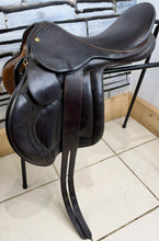Load image into Gallery viewer, 17 1/2” MW Palmer Saddlery/Equiwear Monoflap GP/Jump Saddle - Brown - Flocked Close Contact