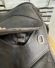 Load image into Gallery viewer, 17” Wide-XW/Changeable Gullet Thorowgood Cob GP Saddle-Black