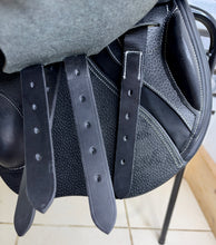 Load image into Gallery viewer, 15” - 15 1/2” MW Whitaker Junior Pro Jump Saddle - Black - Full Leather - Heat Adjustable