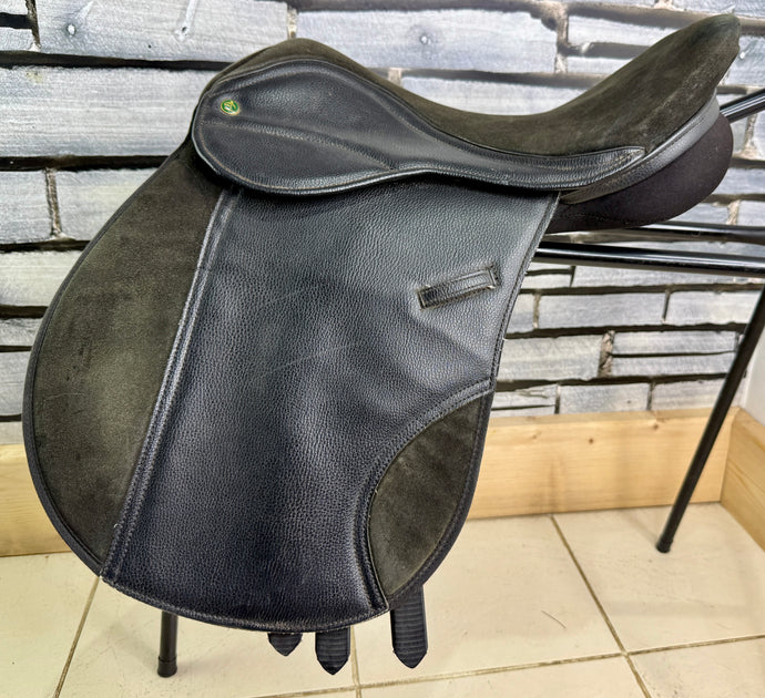 16 1/2” Wide Eclipse Suede & Synthetic GP Saddle - Black
