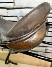 Load image into Gallery viewer, 18” Medium Ideal Jessica Dressage Saddle - Brown
