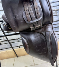 Load image into Gallery viewer, 17” Wide Jeffries Stamford WH Saddle - Brown