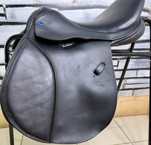 Load image into Gallery viewer, 16” MW Rich &amp; Sons Shoulder Relief Pony Jump Saddle - Black