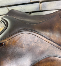 Load image into Gallery viewer, 16 1/2” XW/Changeable Gullet Shires Optimus Leather GP Saddle - Brown