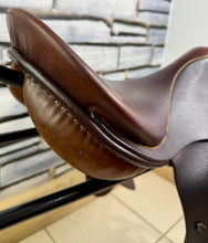 Load image into Gallery viewer, 17 1/2” 32/Wide Stubben Tristan Show/Working Hunter Saddle - Brown - Lightly Used