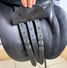Load image into Gallery viewer, 17” Wide Dever Cob GP Saddle - Black