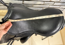Load image into Gallery viewer, 17” Wide GZS Para/RDA/Learner Saddle - Black