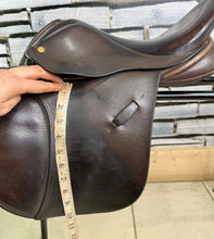 Load image into Gallery viewer, 14 1/2” Medium Farrington Small Pony GP Saddle - Brown