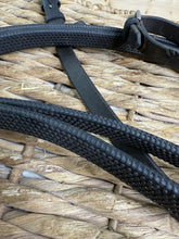 Load image into Gallery viewer, S/H Stubben Flexi Rubber Reins - Black - Full