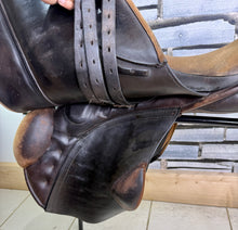 Load image into Gallery viewer, 17” MN S.O.S Saddlery GP/Jump Saddle - Brown - High Wither - TB ROR - Massive Blocks