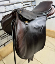 Load image into Gallery viewer, 17” Medium/Changeable Gullet Bates Caprilli Jump Saddle - Brown
