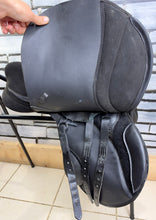 Load image into Gallery viewer, 16 1/2” Wide-XW Changeable Gullet Thorowgood Long Leg Pony GP Saddle -Black- Flocked