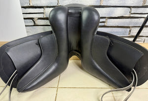 17” MW/Changeable Gullet Premier Equine Monoflap Dressage Saddle - Black