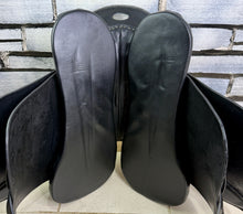 Load image into Gallery viewer, 17” Wide Trapezius Panel Long Strap Saddle - Black