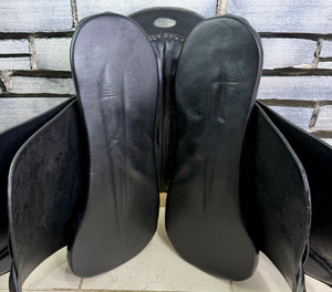 17” Wide Trapezius Panel Long Strap Saddle - Black