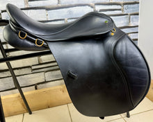 Load image into Gallery viewer, 17” XXW Hoop Tree Manor Cob GP Saddle - Black - Extra Wide - 4 Straps