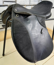 Load image into Gallery viewer, 16 1/2” XW Thorowgood Cob GP Saddle - Black