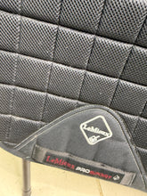Load image into Gallery viewer, S/H Lemieux Mesh Bamboo Lined Dressage Saddlepad - Black
