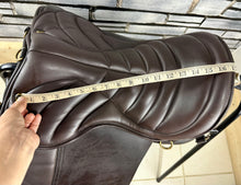 Load image into Gallery viewer, 17” Wide Ideal/WRSC Le Trek/Enduro Saddle - Brown