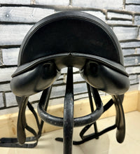 Load image into Gallery viewer, 17 1/2” Wide +2 Equipe Emporio Monoflap 2018 Dressage Saddle - Black