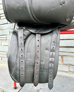 15 1/2” MW Barnsby WH Saddle - Black
