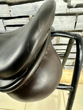 Load image into Gallery viewer, 17 1/2” Wide Symmonds Designer VSD/GP Saddle - Brown