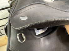Load image into Gallery viewer, 17” Wide-XW/Changeable Gullet Thorowgood Cob GP Saddle-Black