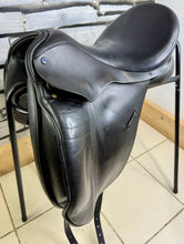 Load image into Gallery viewer, 17 1/2” Medium Ideal Suzannah Dressage Saddle - Black - Big Blocks, Deep Seat