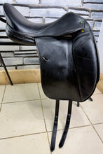 Load image into Gallery viewer, 17 1/2” Wide Penwood Close Contact Dressage Saddle - Black