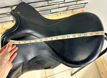 Load image into Gallery viewer, 17” MW Ideal Suzannah Dressage Saddle - Black